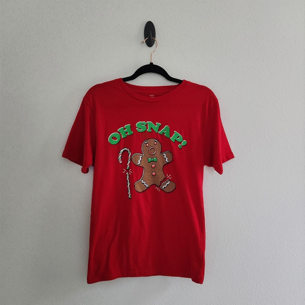 Mens Red Oh Snap Gingerbread Man Christmas Graphic Tee Shirt size Small